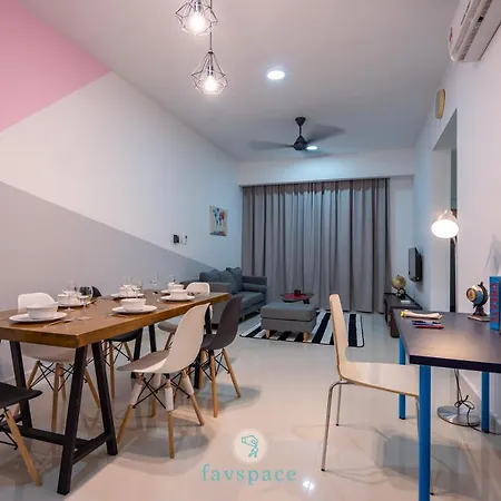 Lovely 3-Bedroom Condo With Pool For 8 Pax - Cheras